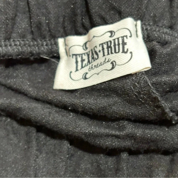 Texas true Threads Tie front shorts - Picture 3 of 3